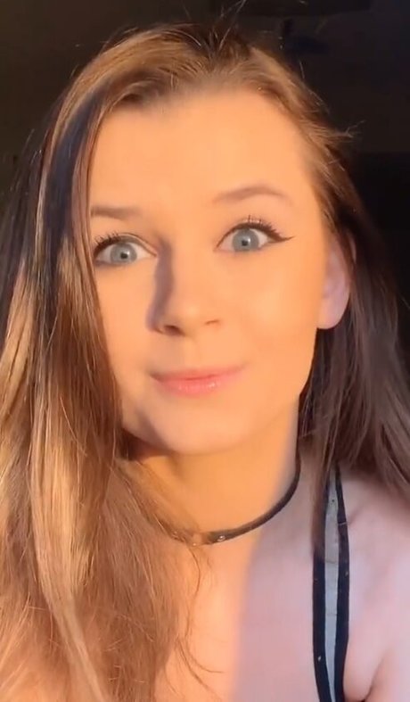 izassassin model top archiv