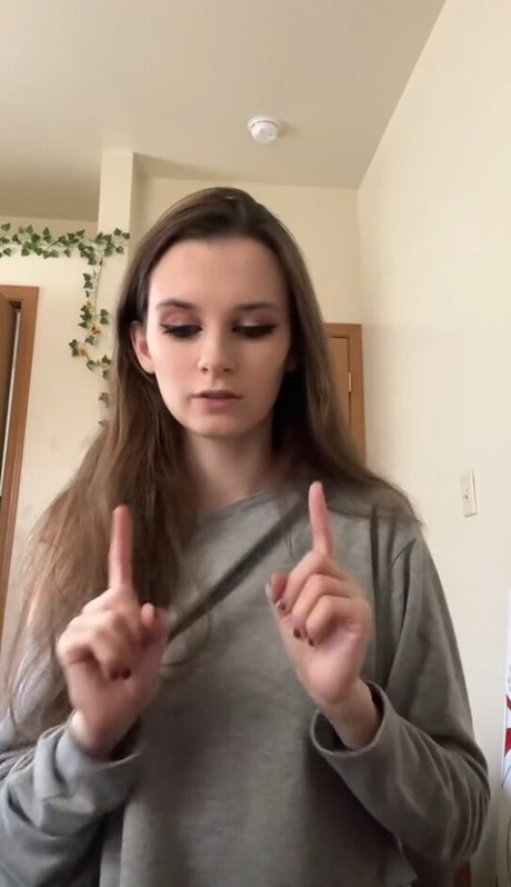 izassassin top nackten archiv