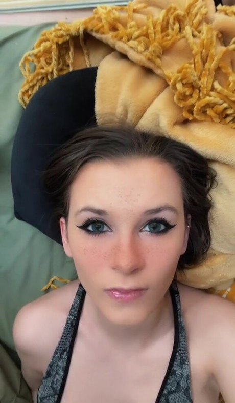 izassassin nackt hd archiv