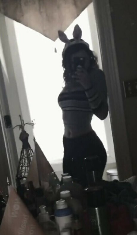 izassassin erotische nackt archiv