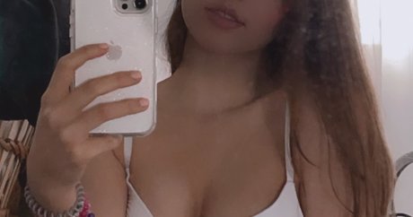 Emily Asmr schöne nacktheit fotos