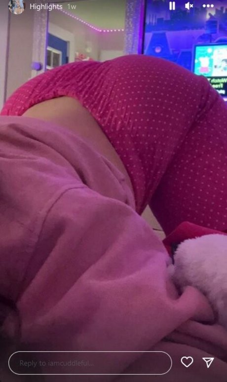 Iamcuddleful top nackten foto