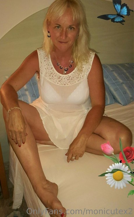 monicutex2 erotische pornographische fotos