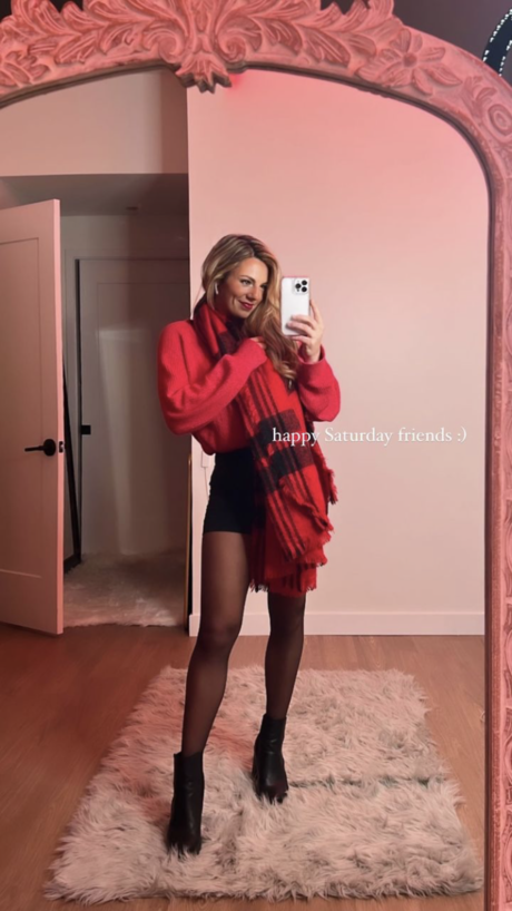 Annie Agar sexy top galerien