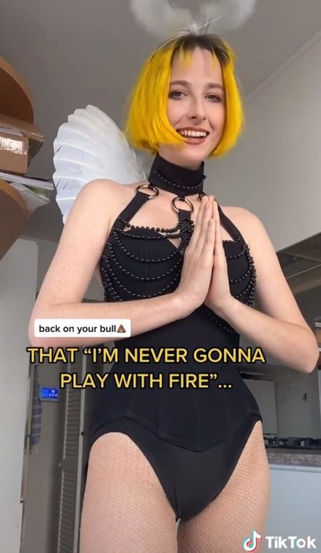 Tessa Violet hübsche nette foto