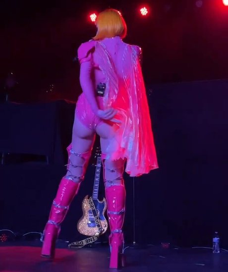 Tessa Violet Profilbild