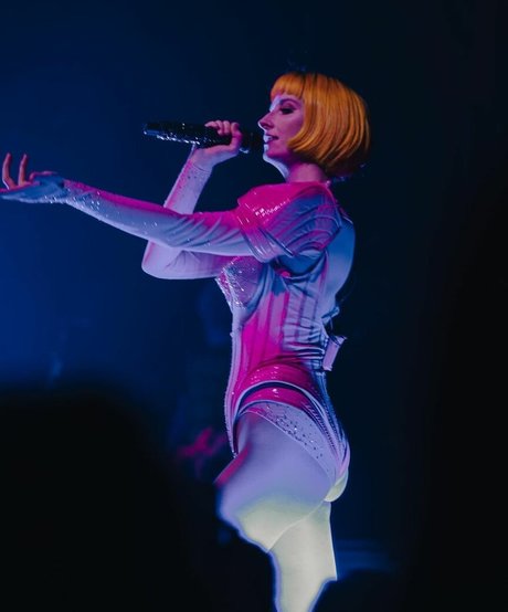 Tessa Violet erwachsene exklusive fotos