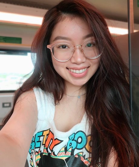 Fruitypoppin erwachsene nackte archiv