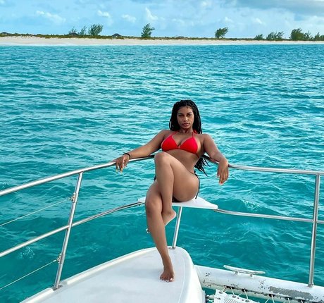 Taylor Rooks pornografische pornostar fotos