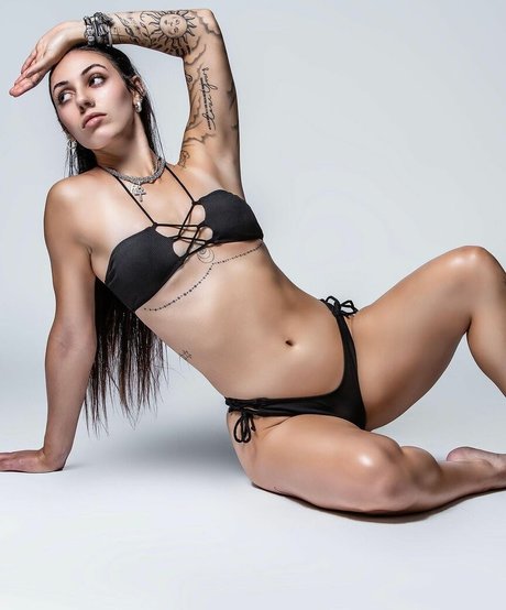 Tori Ortiz porno sexy fotos