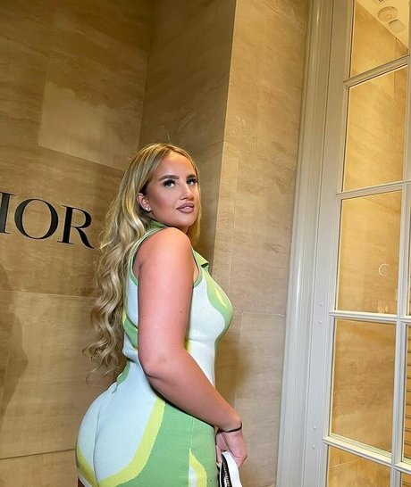 LAURA GOLD porno akt bilder