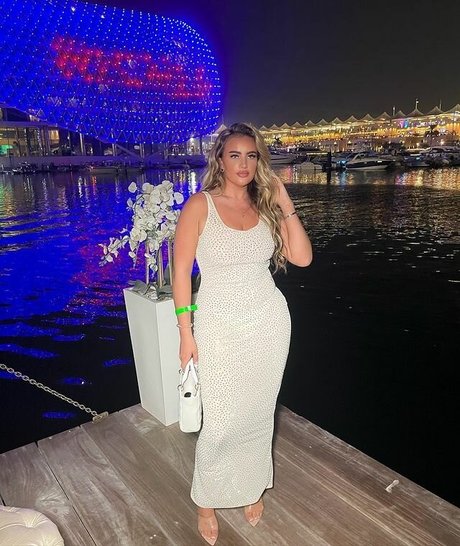 LAURA GOLD exklusive nackten bild