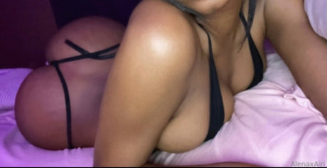 Alenaxairi hübsche pornographische galerie