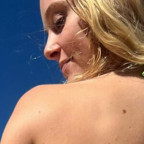 Sevilla Leuteneker erwachsene nackte fotos