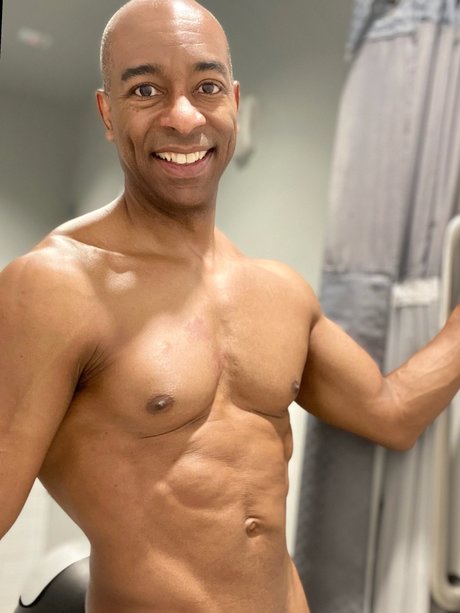 NudeGuyYoga kostenlose archiv