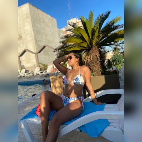 Noddii_ schauspielerin freie bilder