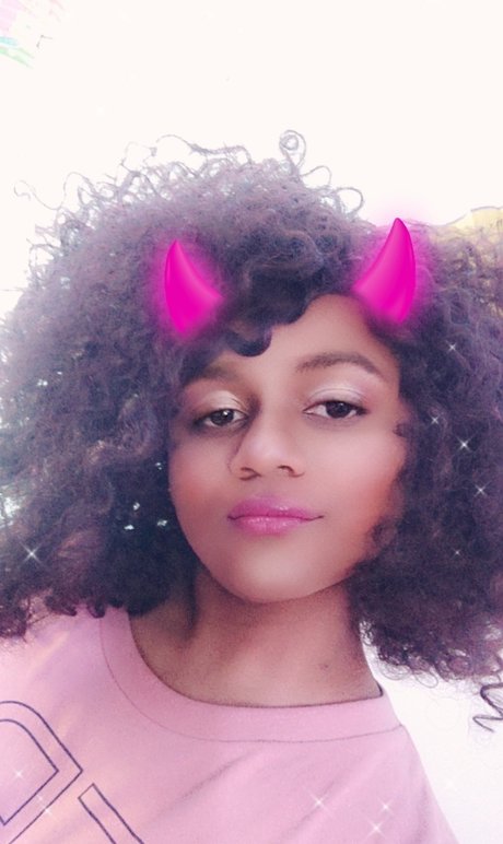 Nikki Rue model freie fotos