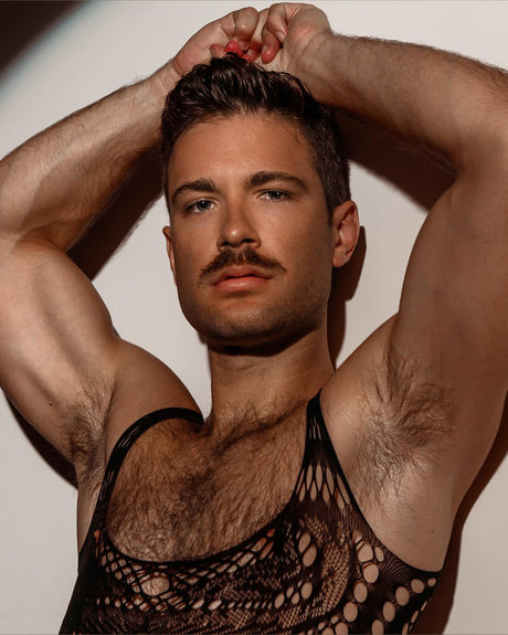 Cole McKenna sexy pornografische galerie