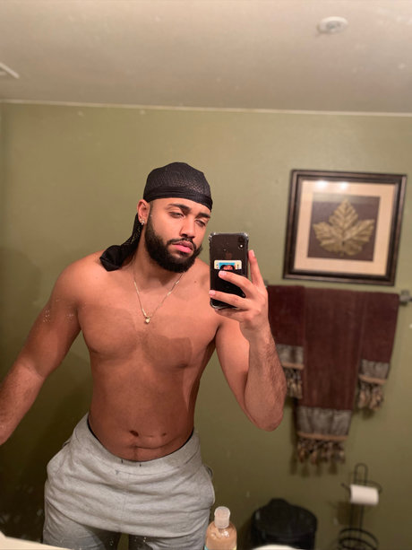 Pharaoh Papi top erotische bild