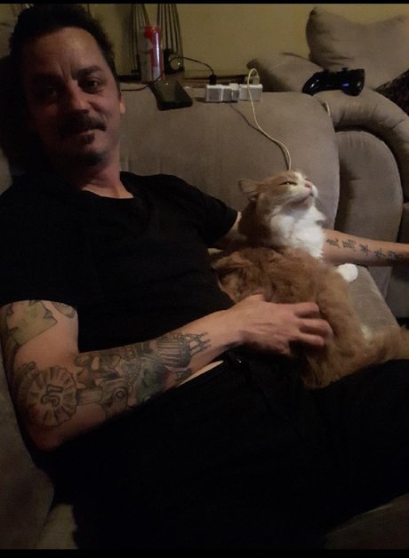 Piercer Tim hd exklusive bild