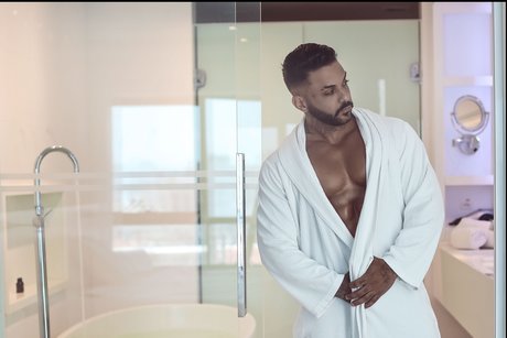 Yuri Petrone kostenlose exklusive galerie