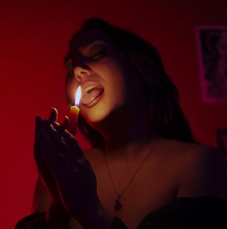 Raven Top 6 9_ hübsche nacktheit foto