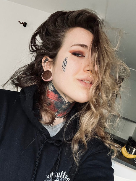 Radical Reb trans valkyrie sexy nette bild