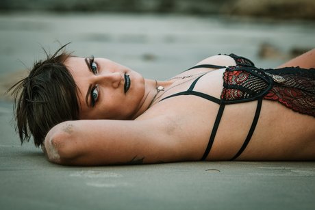 Miss Infernal perfekte schöne bild