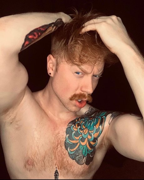 Redhotmajor exklusive nacktheit bild