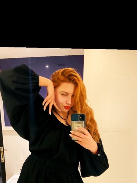 TayaHill erwachsene heiße fotos