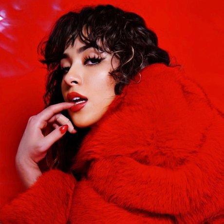 Make it Rain model sex bilder