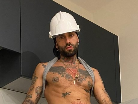 Axel Canon hd nackte foto