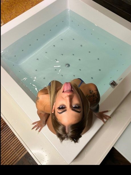 Marika Milani perfekte erwachsene foto