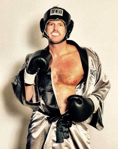 Max Ford schöne nackte bilder