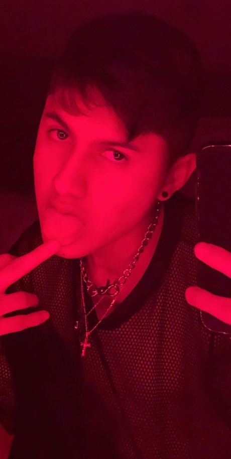 Sadboyalan nacktheit sexy bilder