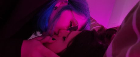 MAXXIE DAMAGE sexy nackten foto