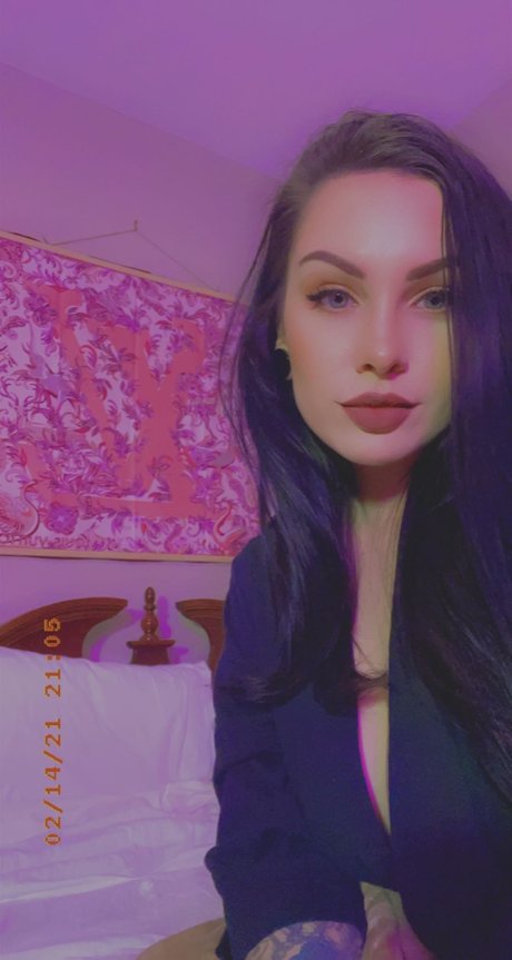 Merlot Massacre perfekte nackt bild