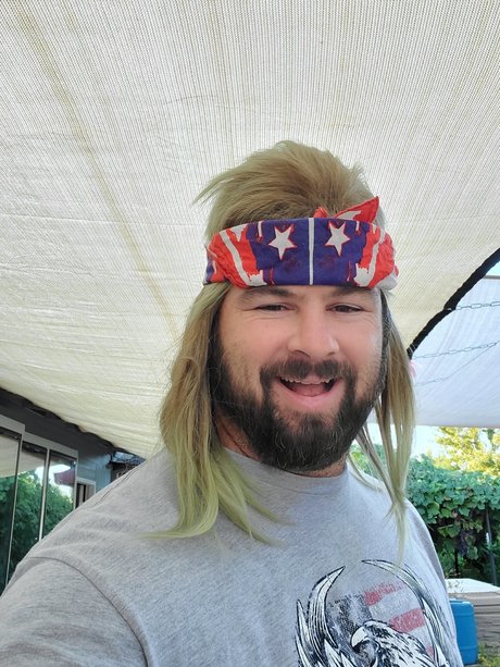 Dad Bod Aaron sexy exklusive galerien