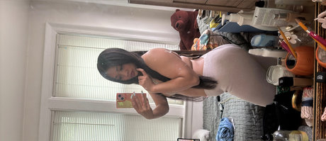 alopinyou schauspielerin nackten bild