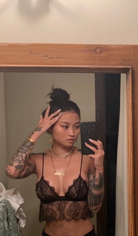 Mae Col model hd archiv