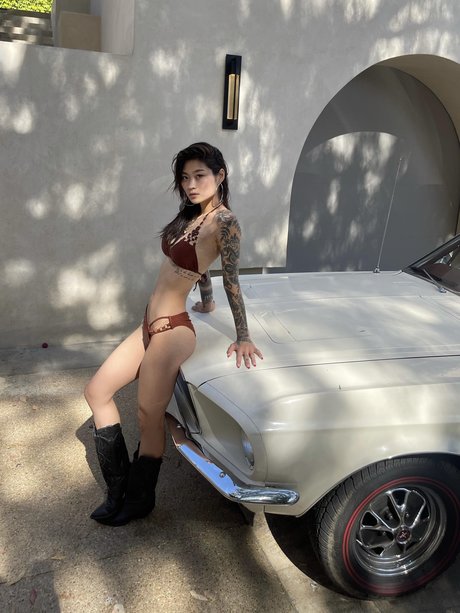 Mae Col pornostar erotische bilder