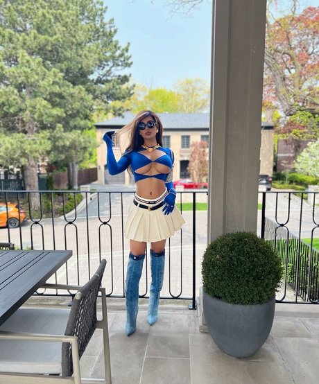 Amelia Maltepe perfekte freie galerien