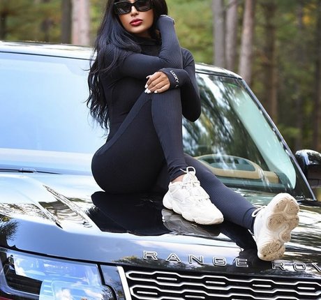 Amelia Maltepe perfekte pornografische fotos