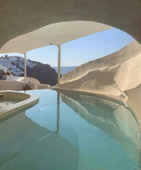 Amelia Maltepe sexy kunst fotos