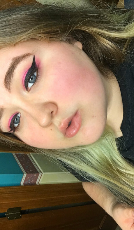 karmatheslut777 erwachsene kunst galerie