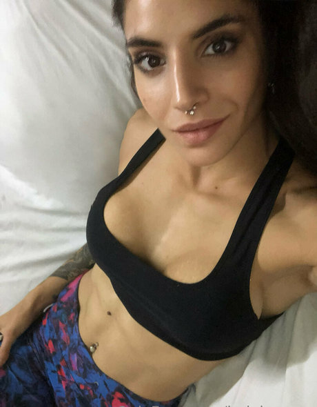 ebenholz falsche titten onlyfans sexy perfekte foto