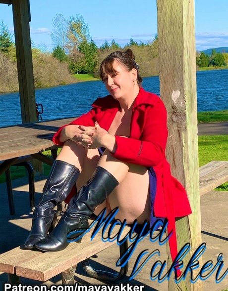 Maya Vakker nackt exklusive bild