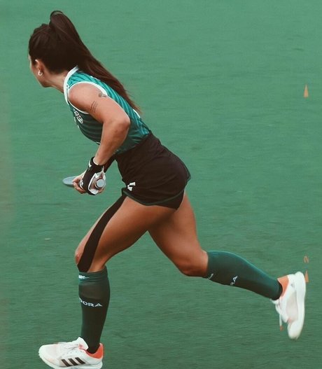 Delfi Granatto erotische nackt bild