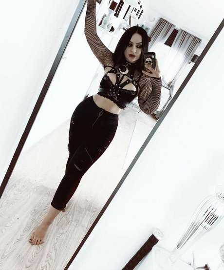 NevernaNoir pornostar sex fotos