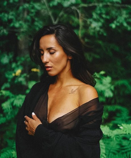 Thais Yoga erotische kostenlose bild